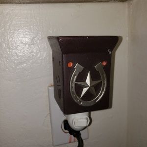 Scentsy Country wall plug in warmer